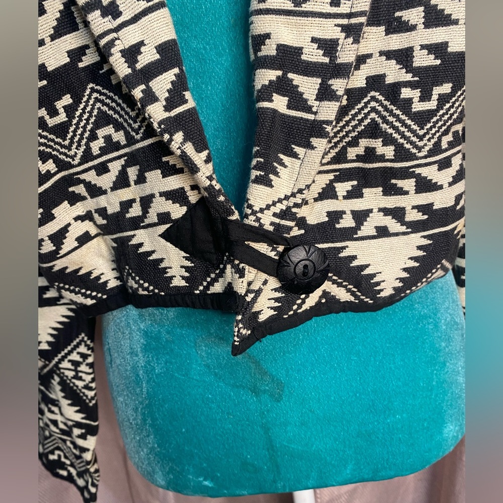 Flashback: Vintage Aztec Pattern Cropped Jacket - image 4
